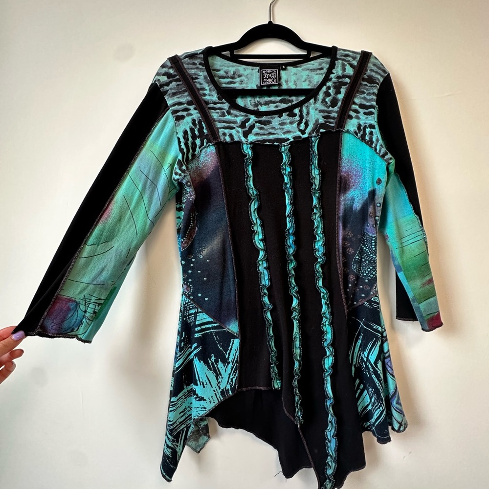 Blue Asymmetrical Graphic 3/4 Sleeve Tunic